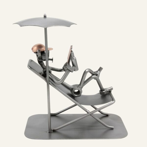 Déco retraite homme - Figurine en métal touriste