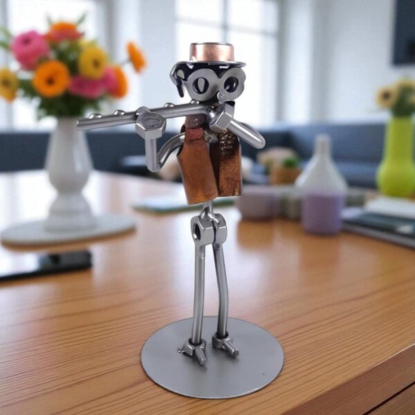 Figurine flûtiste homme - Un cadeau pour un homme musicien jouant de la flûte