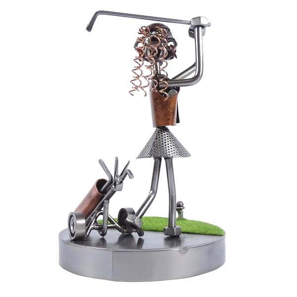 Figurine golfeuse au swing