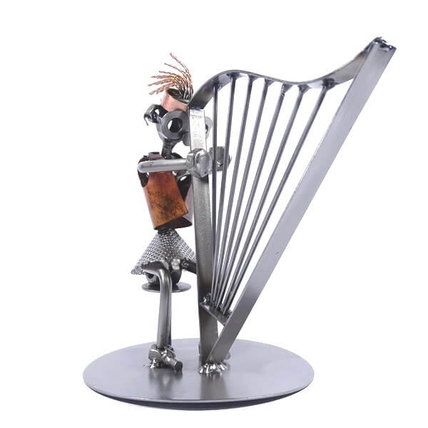 Figurine harpiste femme