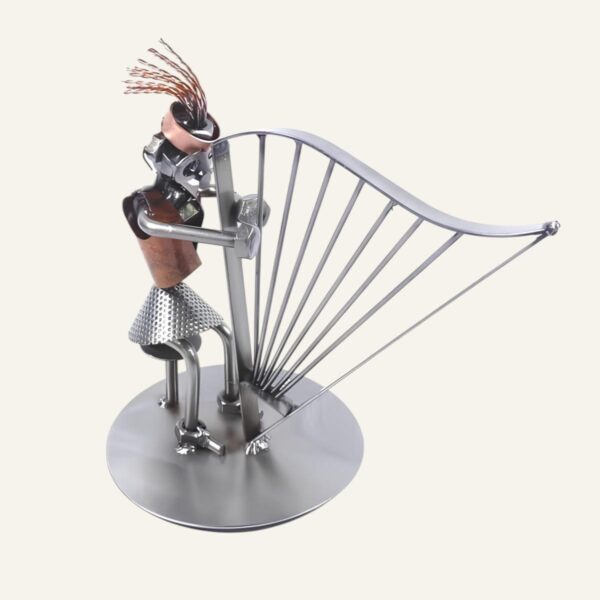 Figurine harpiste en métal