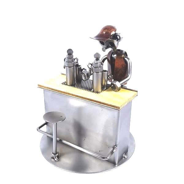 Figurine barman