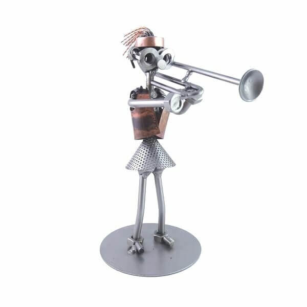 Figurine tromboniste femme