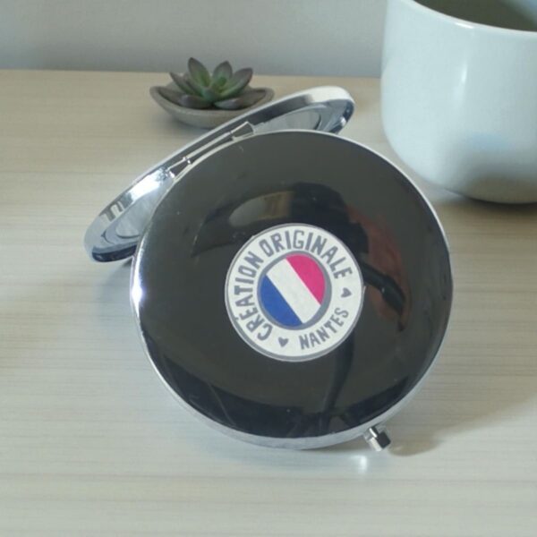 Miroir de poche de maquillage grossissant couleur argent
