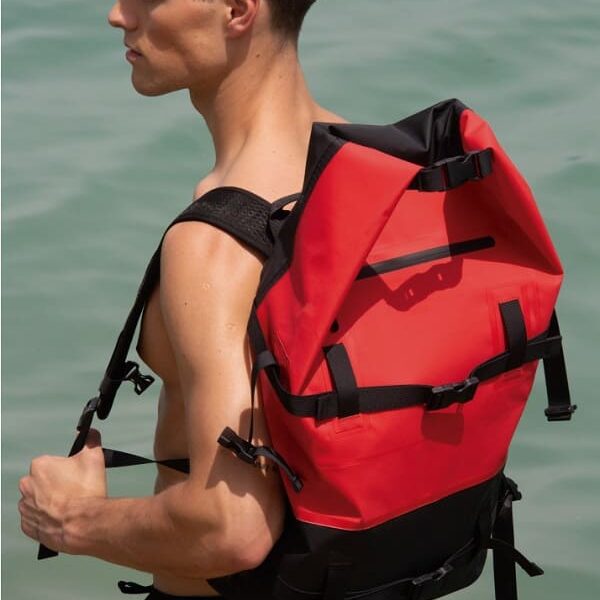 Sac à dos imperméable noir et rouge