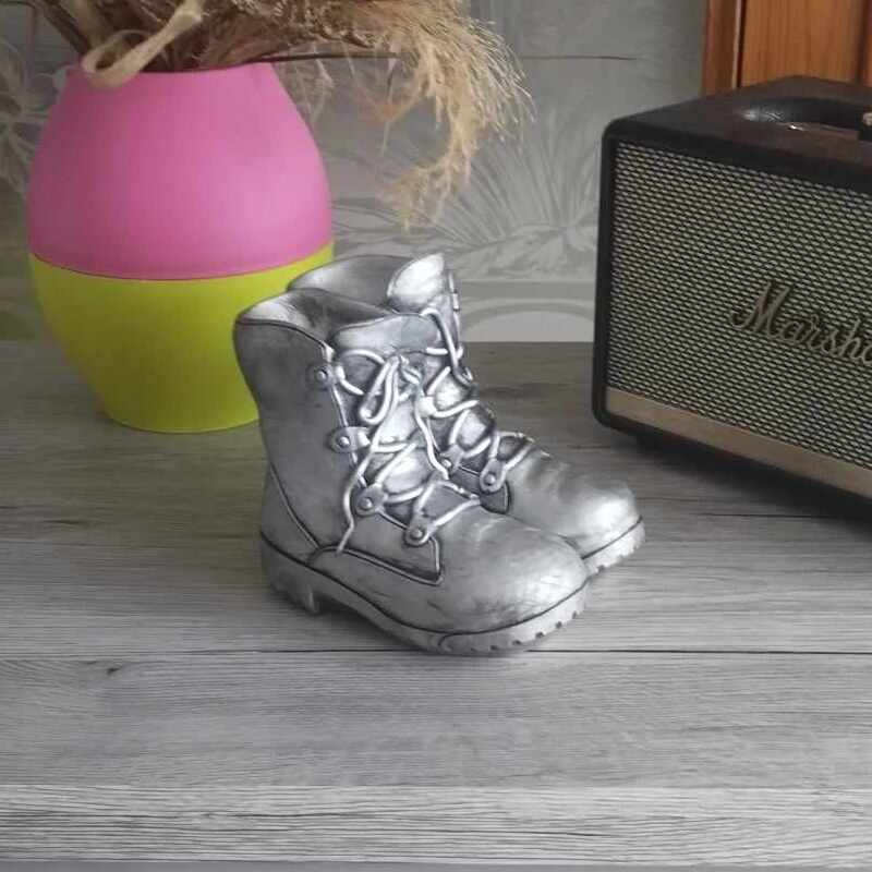 Tirelire décorative bottes 8