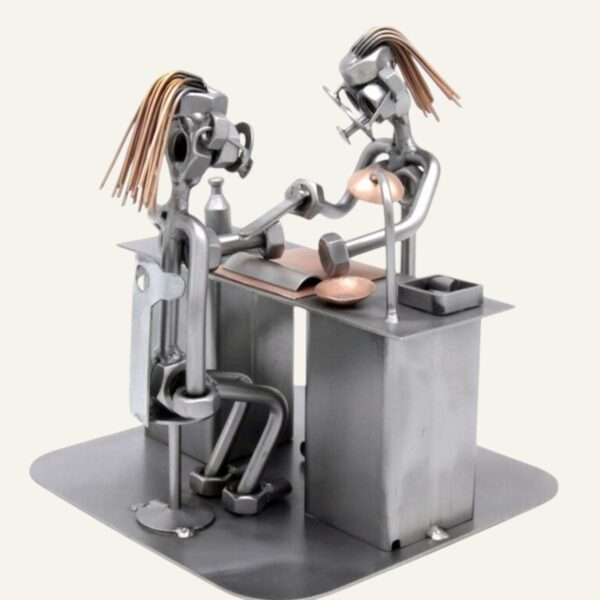 Cadeau pour esthéticienne - Figurine Manucure
