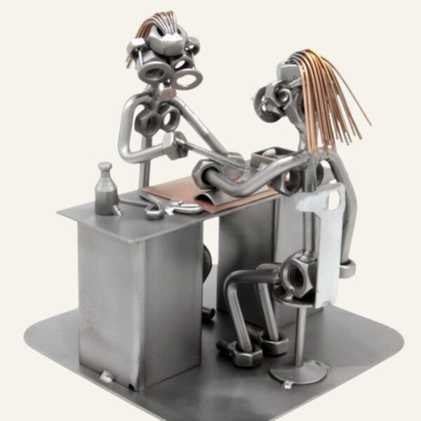 Cadeau pour esthéticienne - Figurine Manucure