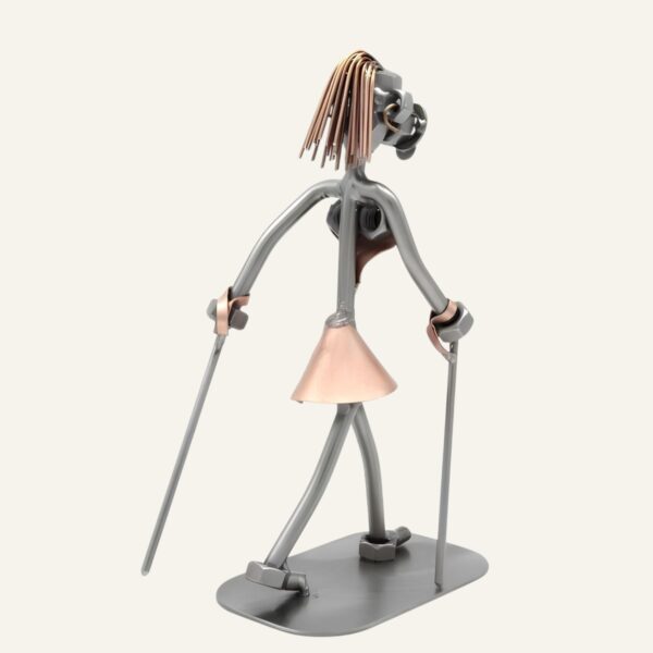 Figurine randonneuse femme