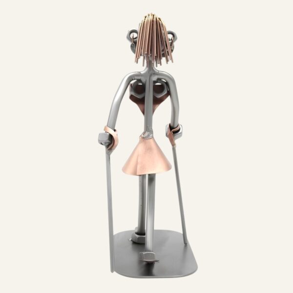 Figurine randonneuse femme