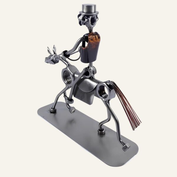 Détail sculpture métal cavalier et cheval dresseur cadeau anniversaire équitation